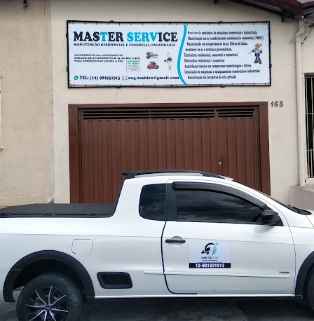 Veículo da frota Master Service Lorena e sede operacional