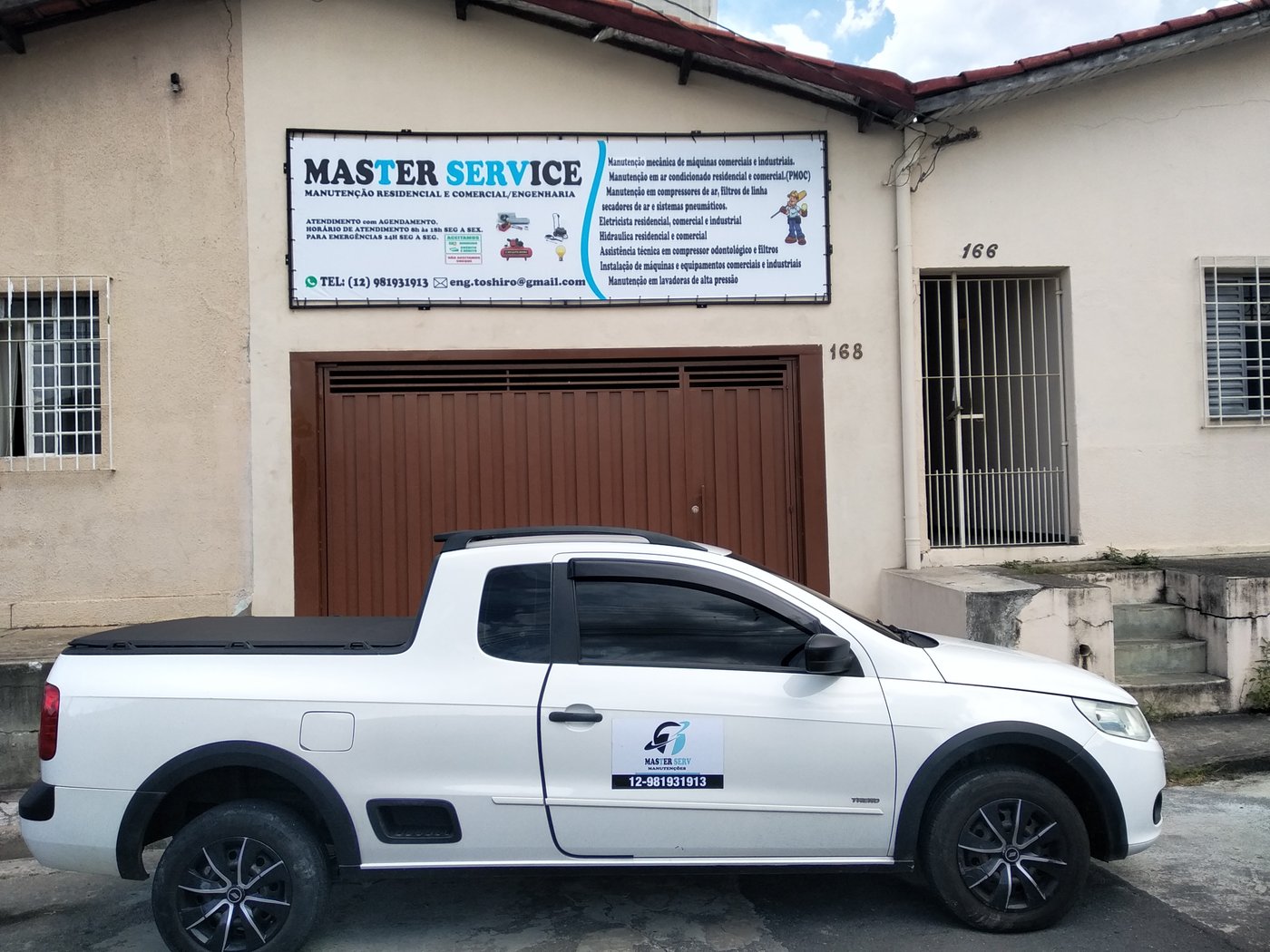 Manutenção técnica em compressor de ar industrial